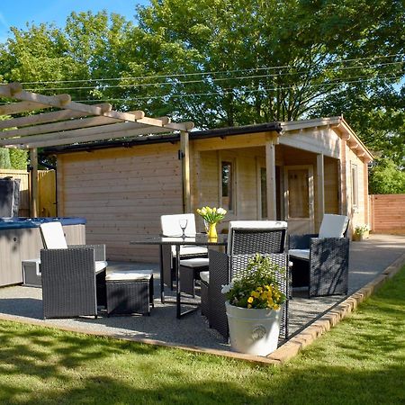 Poppy Lodge ماينستر المظهر الخارجي الصورة