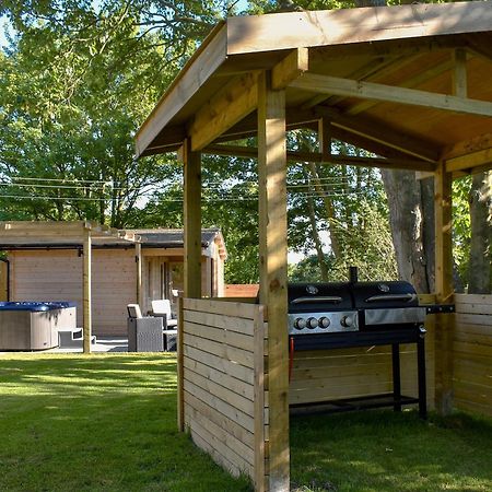 Poppy Lodge ماينستر المظهر الخارجي الصورة